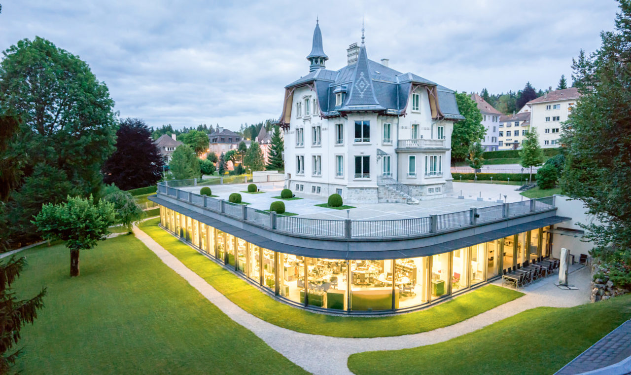 Les montres Montblanc ont installé leurs bureaux et ateliers au Locle, dans une magnifique villa témoin de l’Art nouveau, construite en 1906, l’année de la création de la marque. (Photo Montblanc)