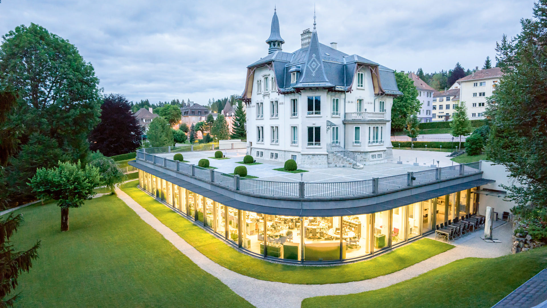 Les montres Montblanc ont installé leurs bureaux et ateliers au Locle, dans une magnifique villa témoin de l’Art nouveau, construite en 1906, l’année de la création de la marque. (Photo Montblanc)