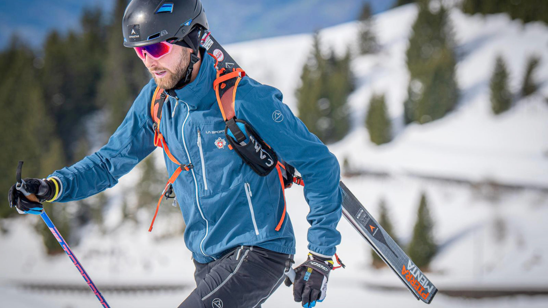 Esteban Hofer a pratiqué le ski-alpinisme en tant qu’athlète avant de se mettre à 200 % dans le coaching ! 
(crédits pour la photo : alpinephotography)