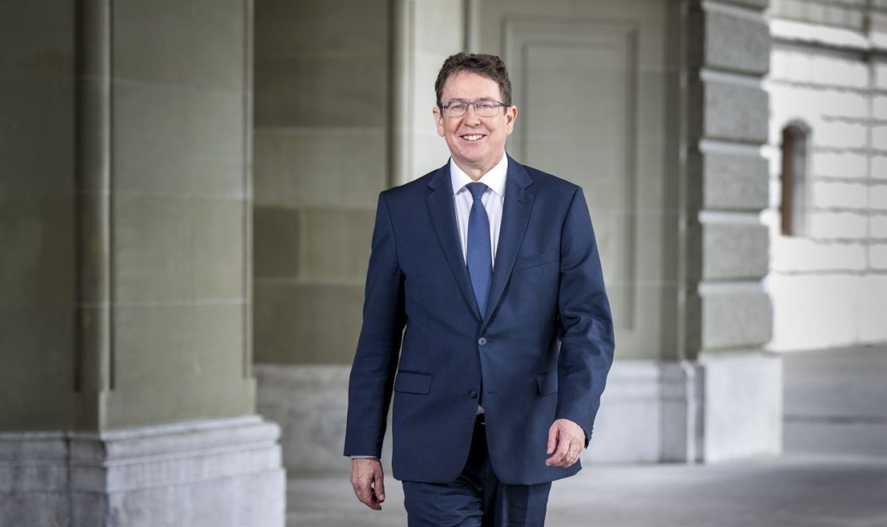 Albert Rösti Porträt 4 Download - Chancellerie fédérale Béatrice Devènes.