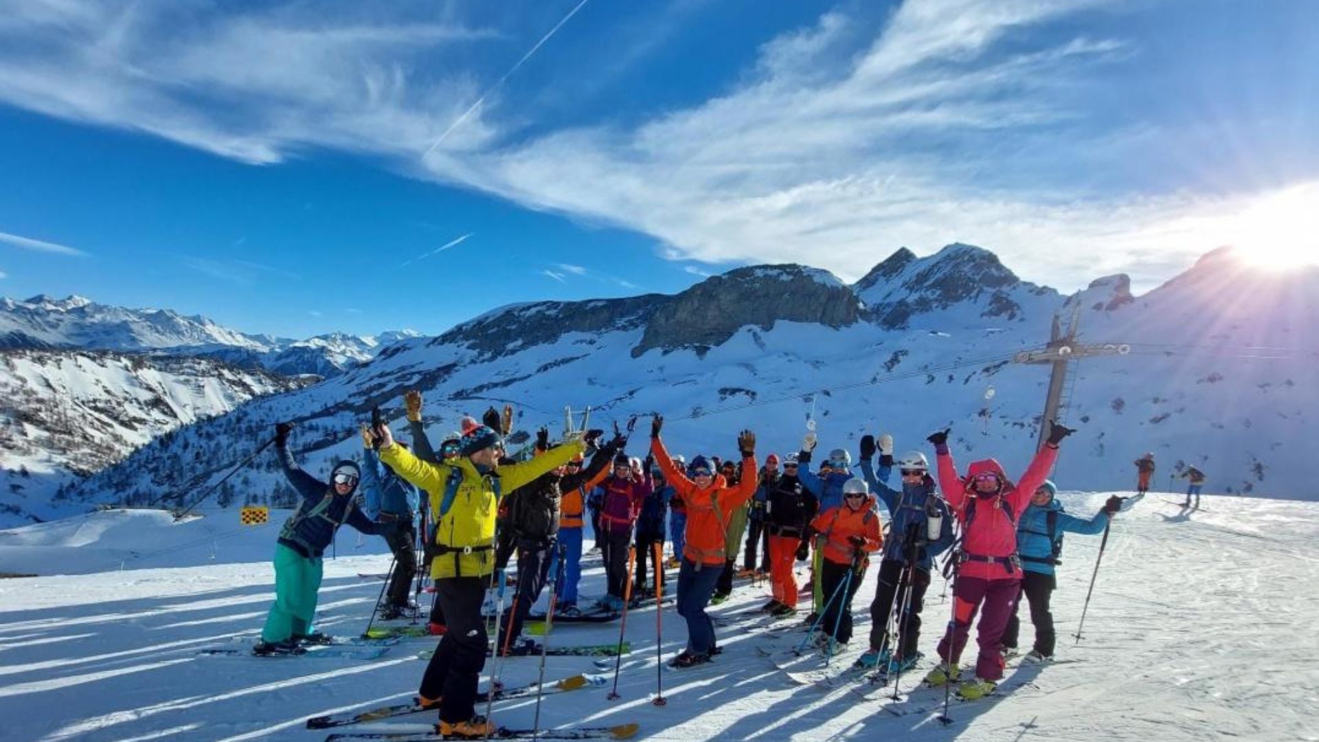 Le CAS tout sourire lors d’un cours avalanche à Ovronnaz. (Photos CAS).