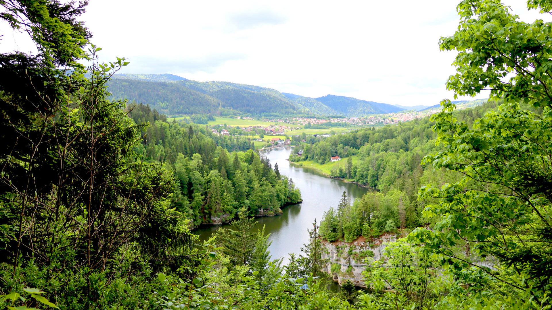 C’est à travers ce décor naturel préservé que la course du Doubs vous emmènera le 14 juin prochain ! Délai des inscriptions : 11 juin, sur cross-club.ch ou directement sur MSO. (Photos kva)