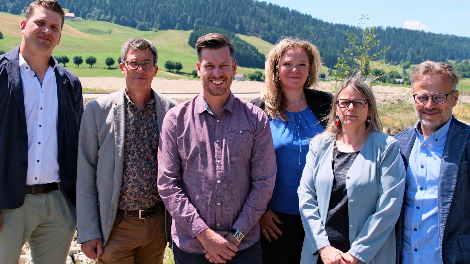 De gauche à droite : Anthony von Allmen, Philippe Rouault (vice-président), Michaël Berly (président), Sarah Favre, Catherine Jeanneret, Patrick Martinelli (chancelier).
