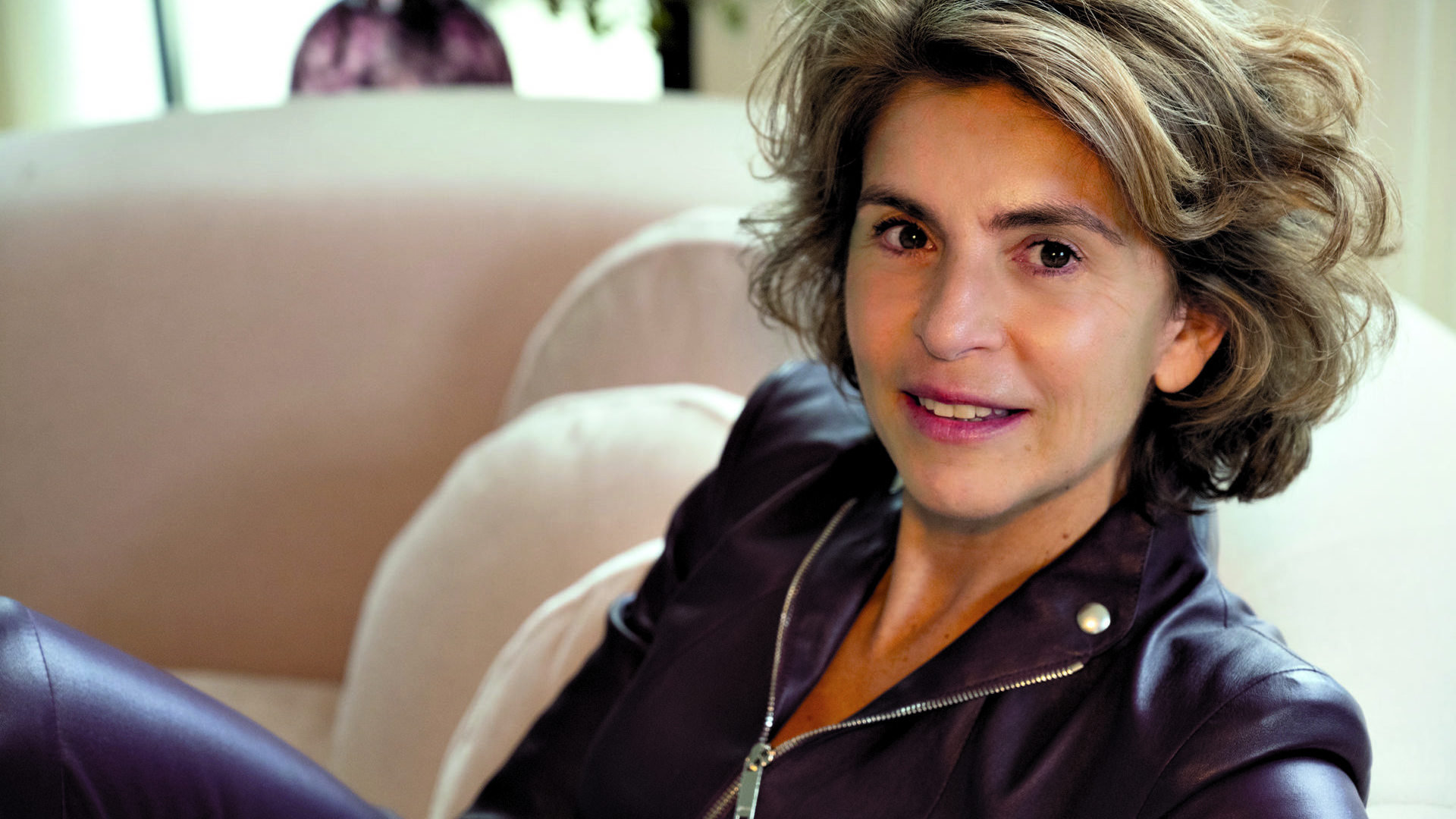 Anne Nivat : une femme qui impose le respect dans le cercle des reporters de guerre. A voir au Club 44 le 27 juin. (Photo : Sophie Bramly)