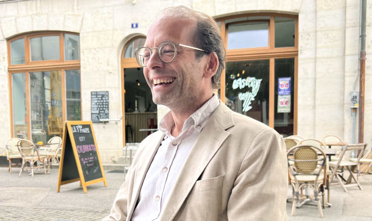 Convivialité et chaleur, une pratique coutumière chez Théo Bregnard. (Photo ap)