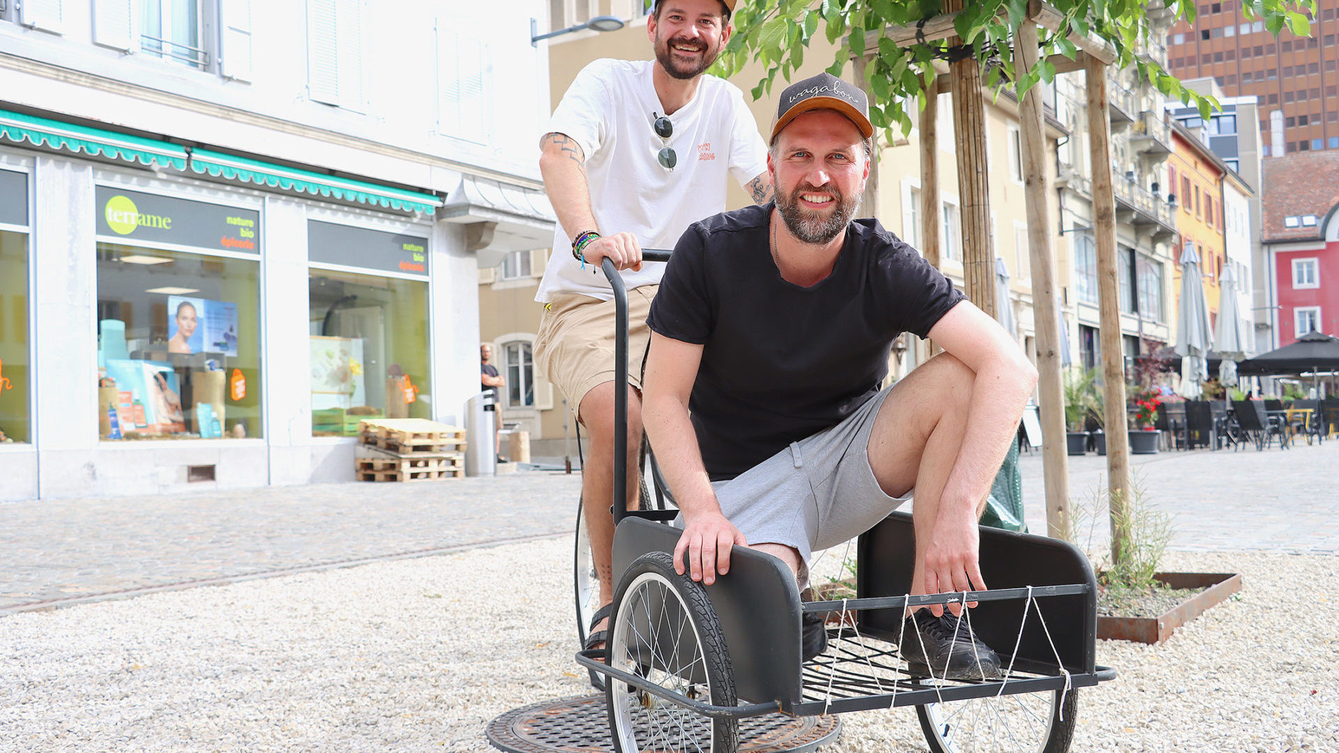 Kraig Schweizer et Mathieu Steffen, de l’agence de voyage Wagabon, vous proposent d’embarquer 
pour une forme de voyage bien particulière au
 Ladakh. (Photo : kva)