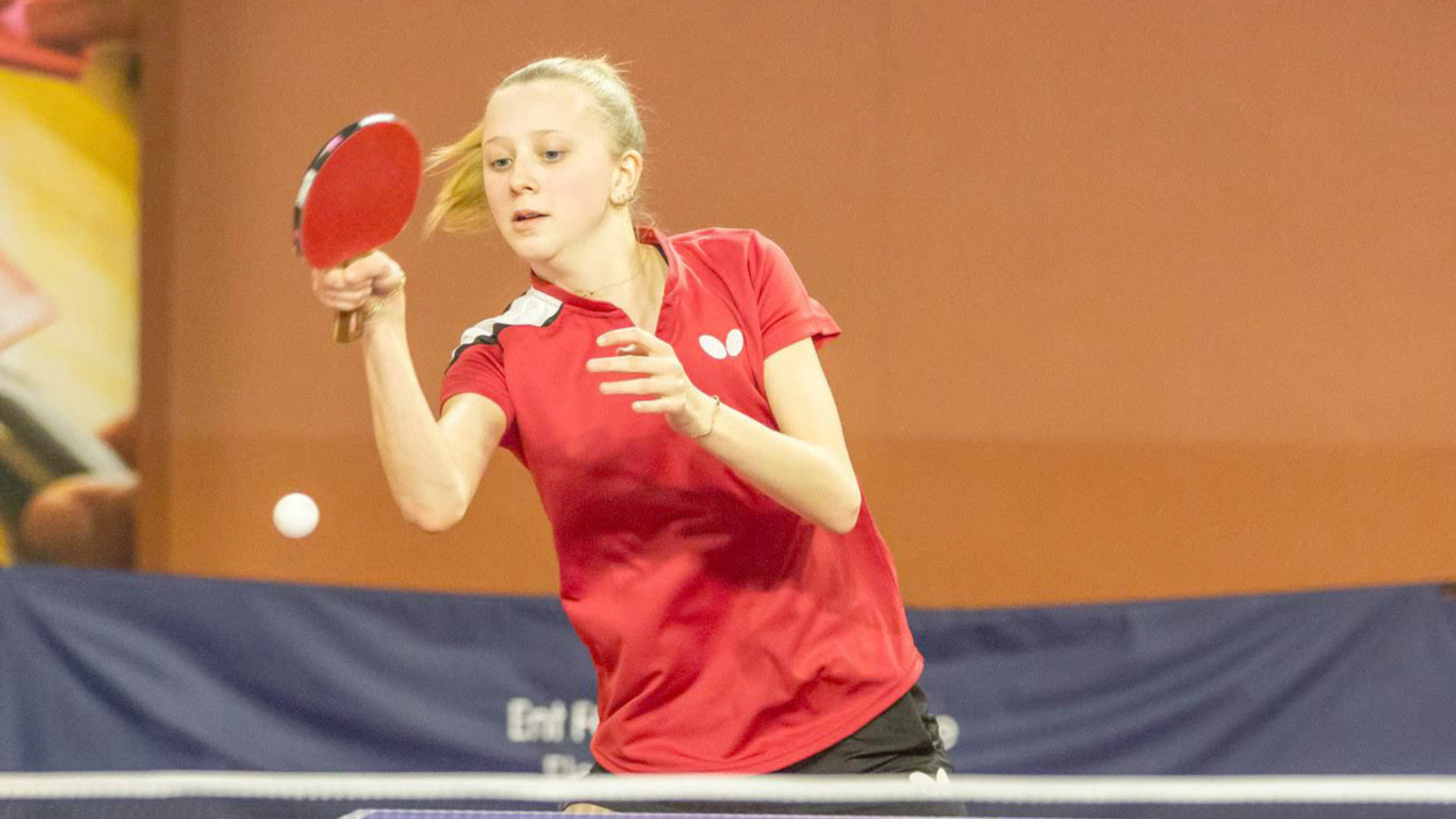 La pongiste chaux-de-fonnière d’adoption Nina Tullii a été sacrée vice-championne suisse en LNA avec le club de Lancy. (photo Géard Mathieu)