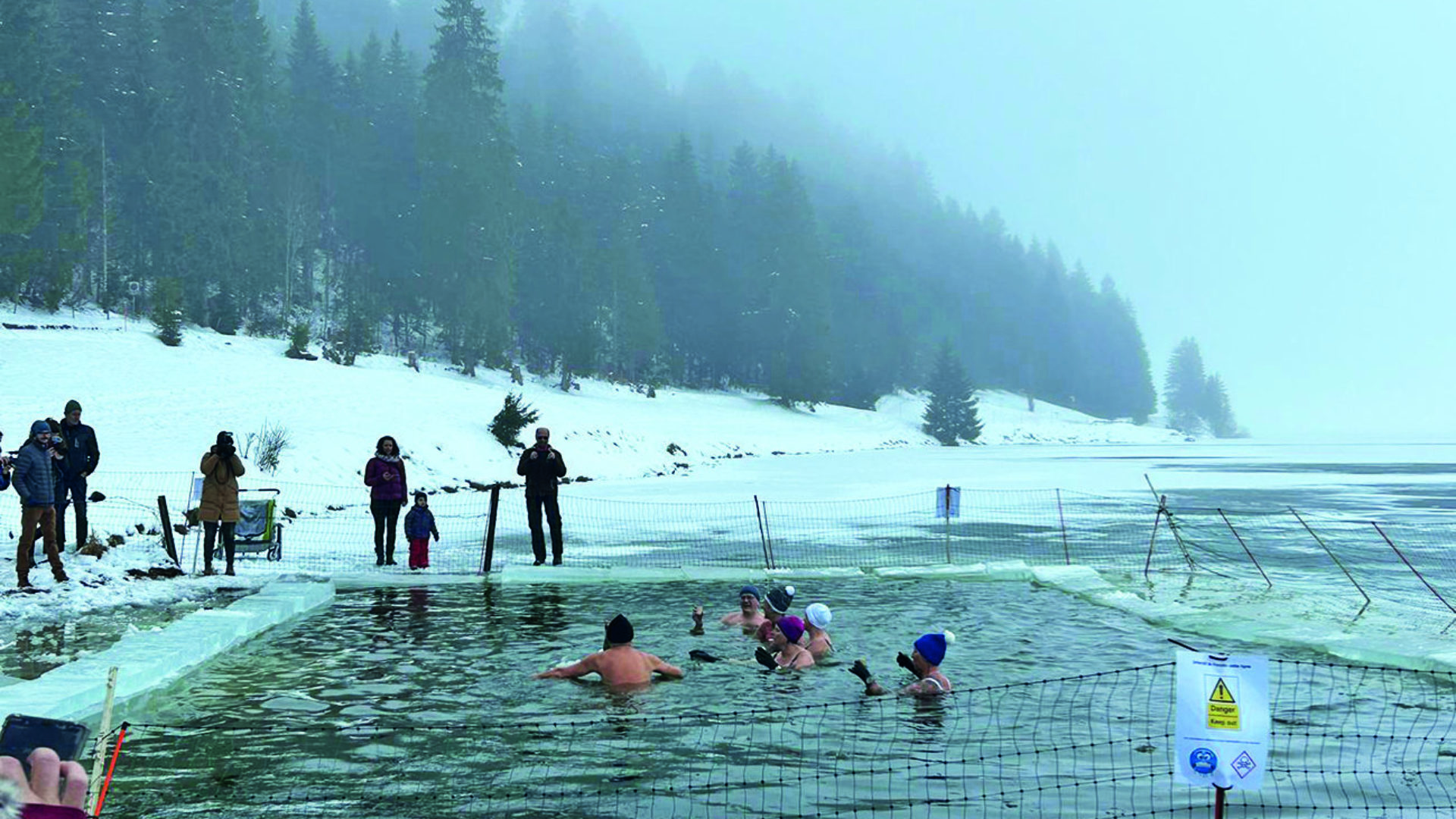 Quatre vagues de baigneurs des glaces prévues : aglagla ! (Ass. Vallée de La Brévine)