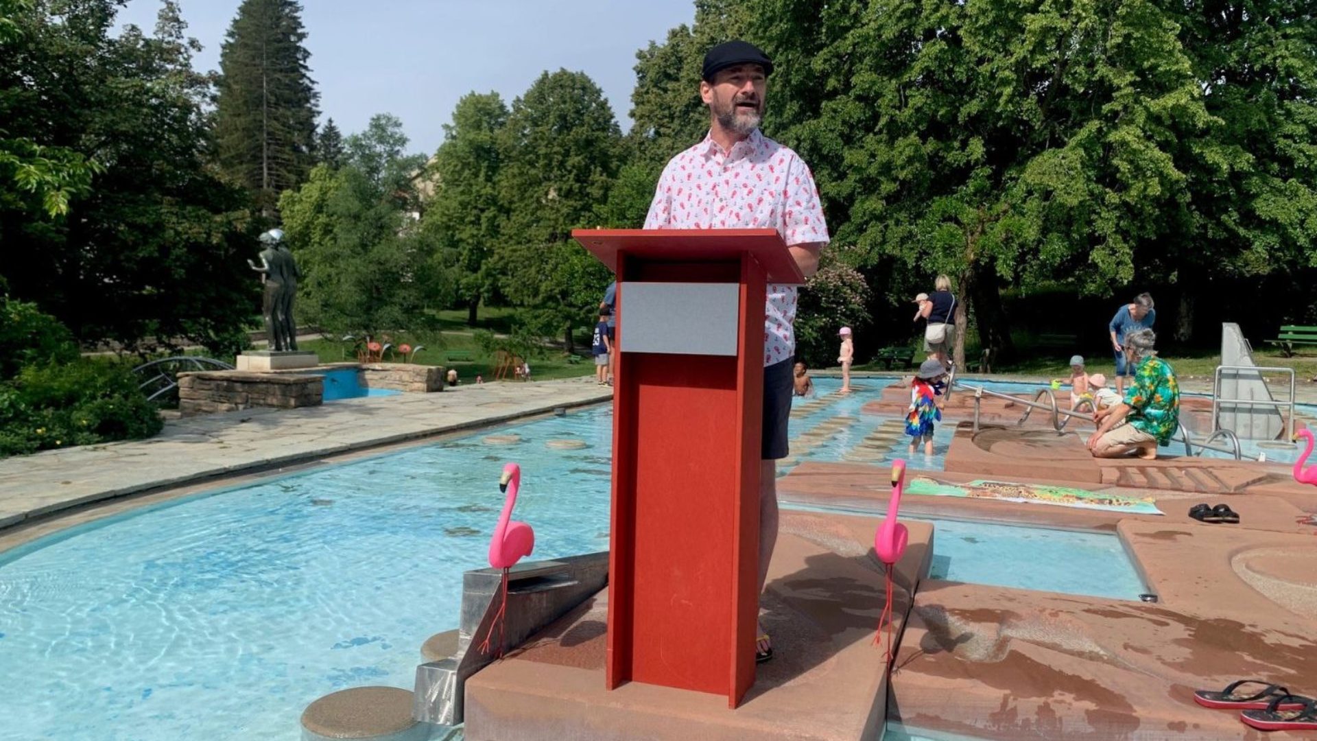 Hugues Houmard, grand timonier de La Plage depuis 2022, après avoir rejoint le paquebot culturel en 2014. Ici à la barre lors de la conférence de presse. (Photo : Le Ô)