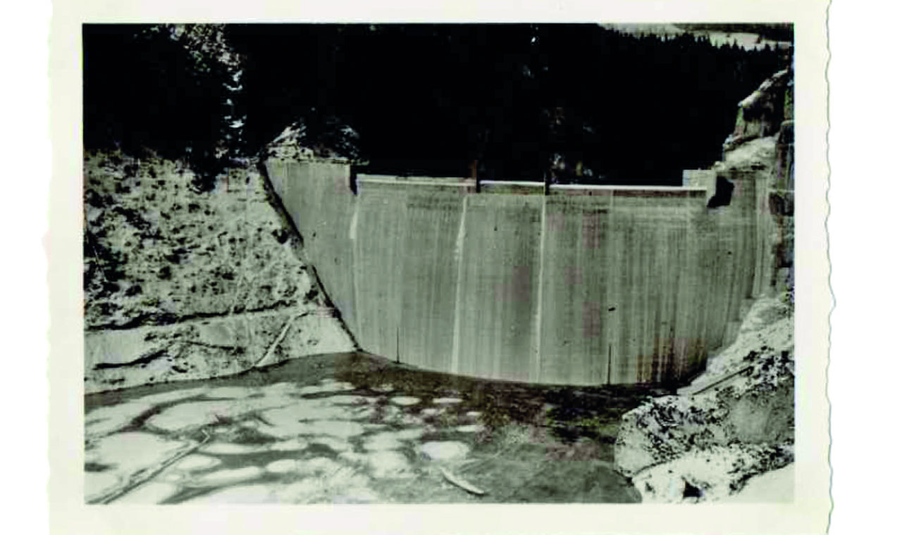 Les Entres-Roches et l’eau dormante, qui n’a pas encore atteint la prise d’eau du barrage (Jean Molliet)