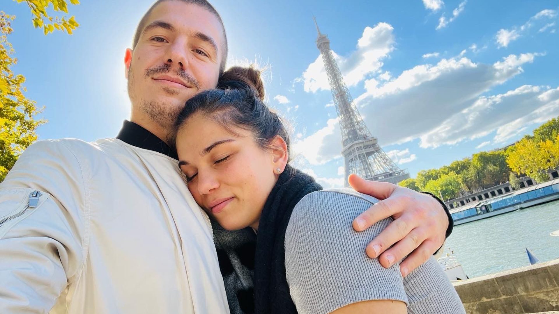 Alex et Rachel savourent le début de leur rêve parisien. Le duo n’y fait pas du tourisme. Sambalekuï veut faire vibrer la Ville Lumière à ses rythmes gipsy. Photos : sp)